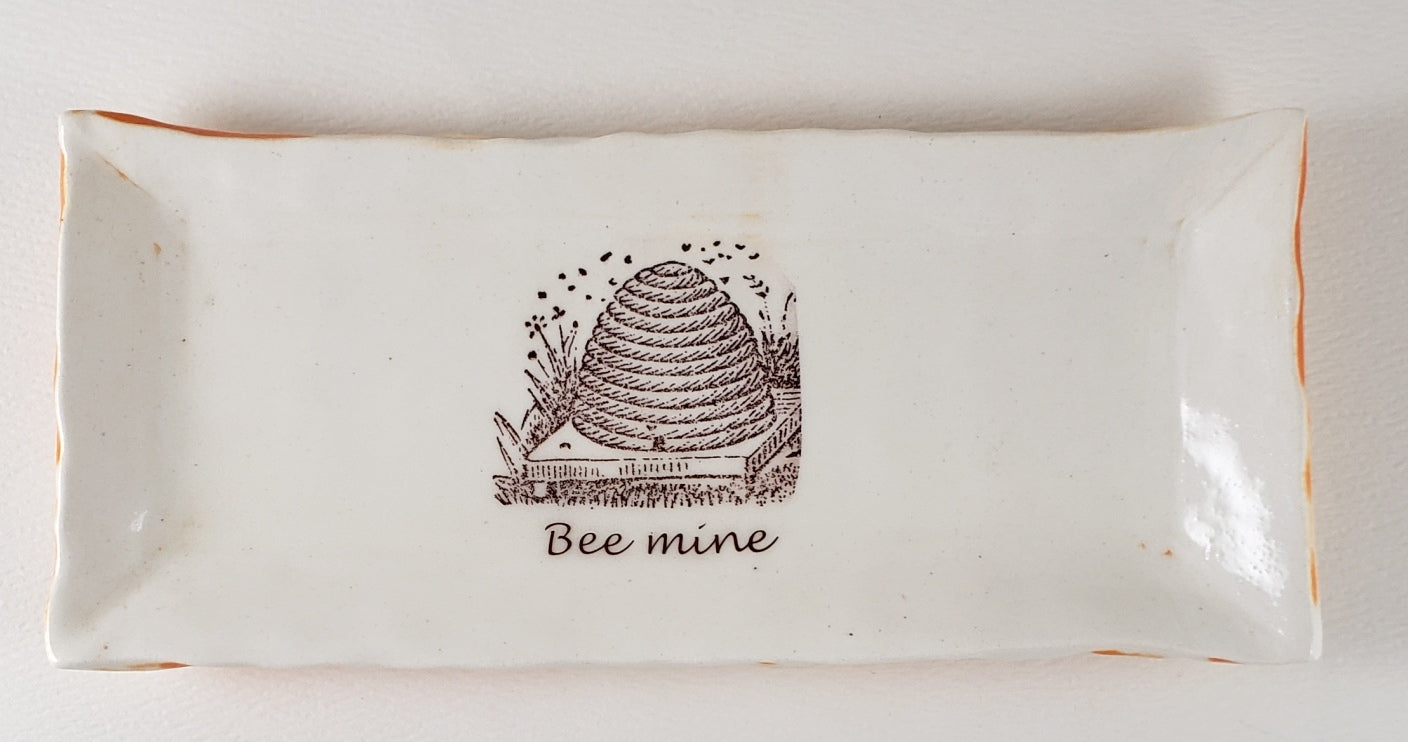 Tiny Plate with Bee Mine